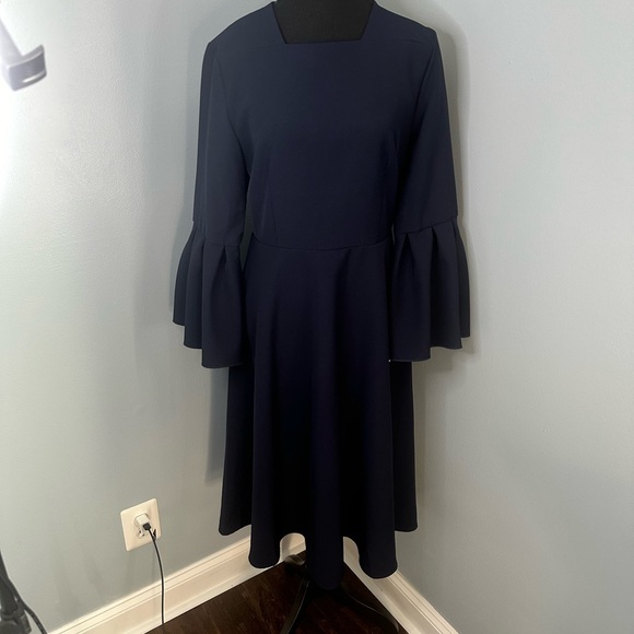 Navy Blue with Bell Sleeve lines yellow NWT Size 6 - Picture 8 of 8